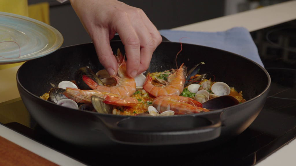 Incorporación del arroz y caldo