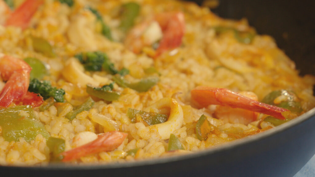 Cocinar los calamares y continuar la preparación