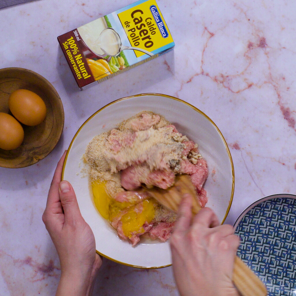 Preparación de las albóndigas