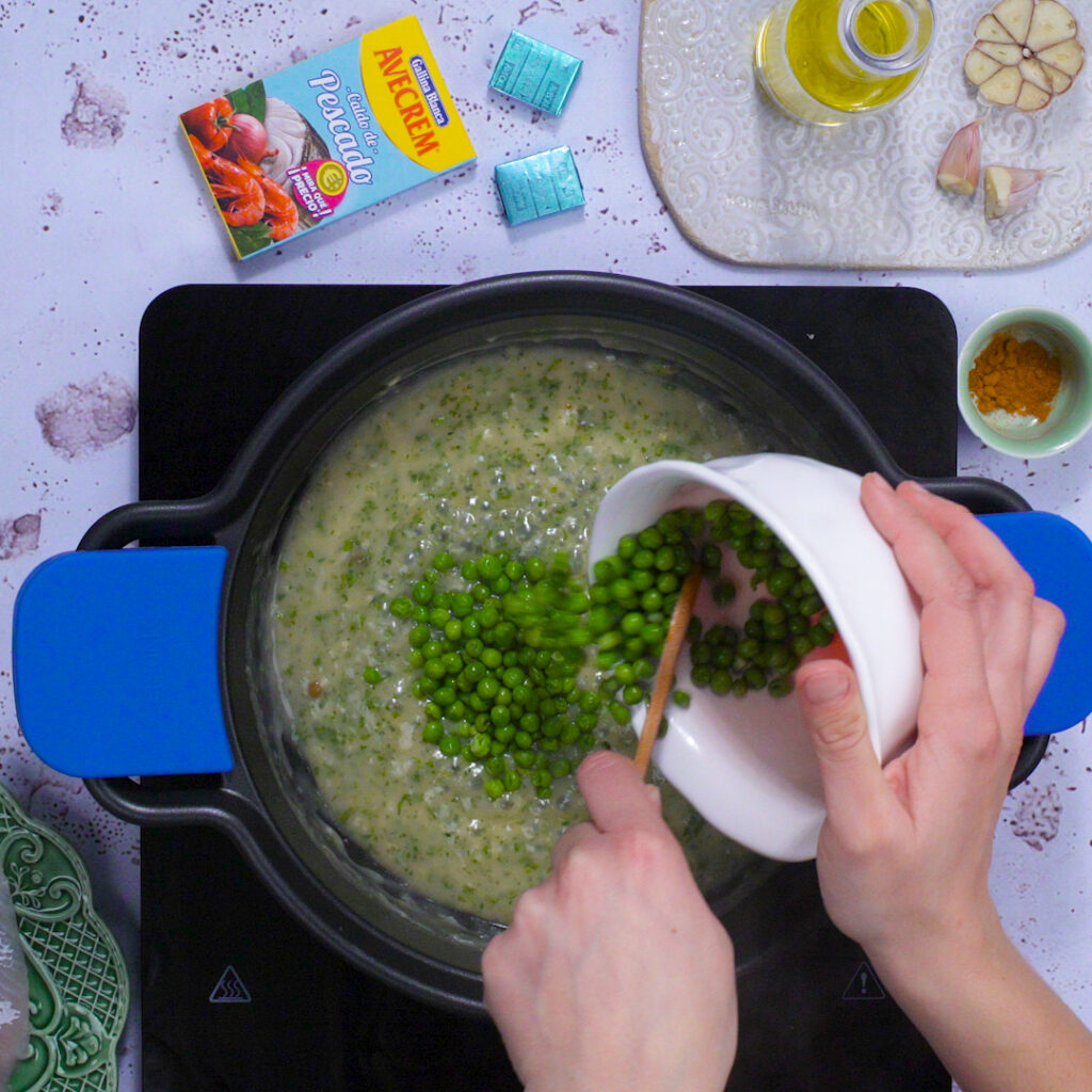 Cocinar los medallones de merluza