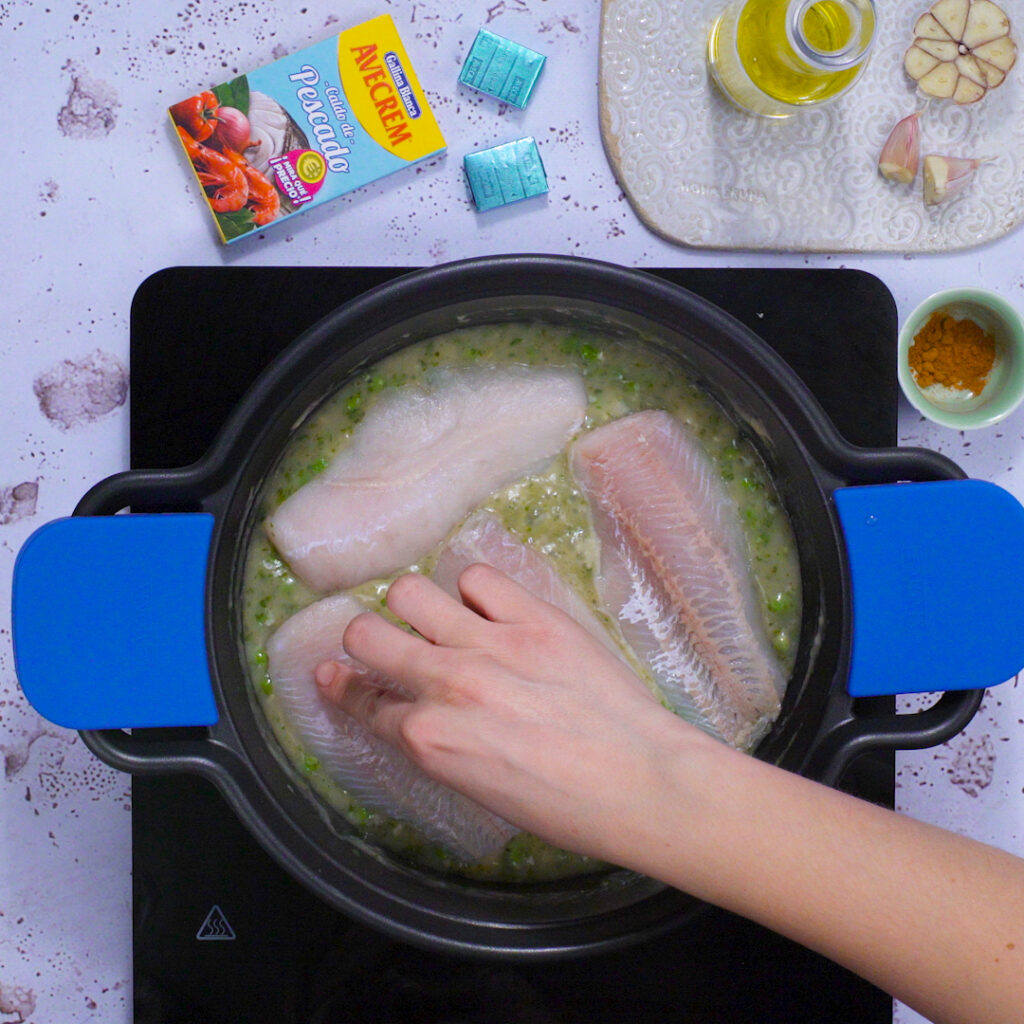 Añadir los guisantes y servir