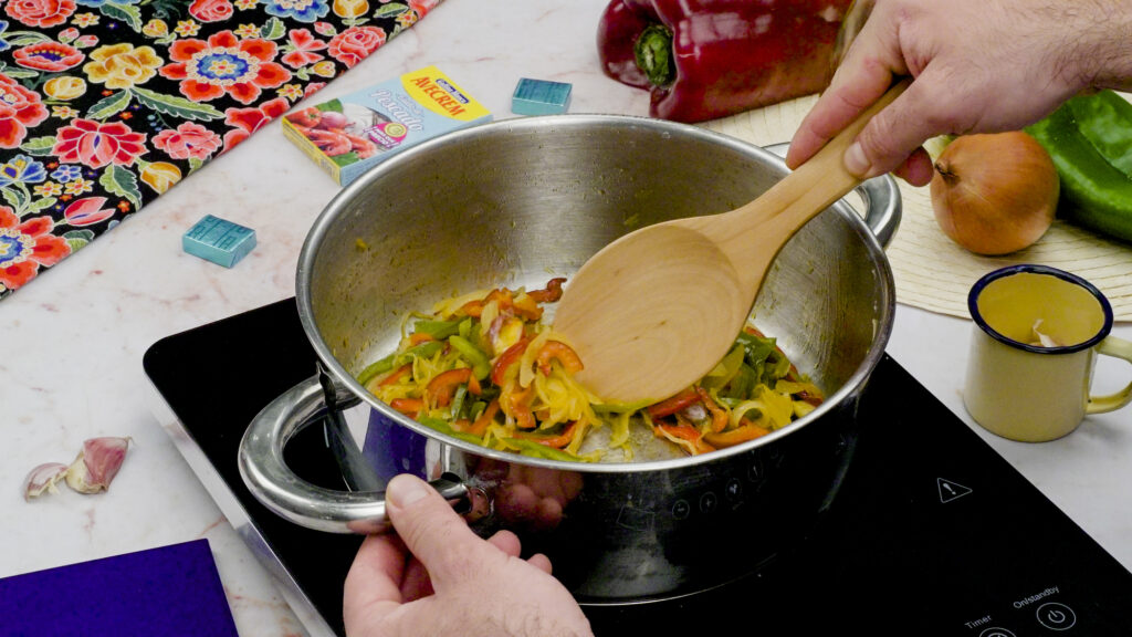 Finalización y presentación de la lubina al horno