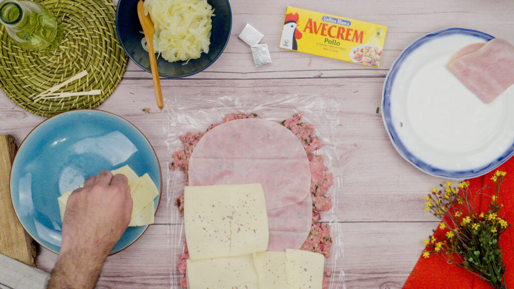 Preparar la mezcla base del rollo de carne picada