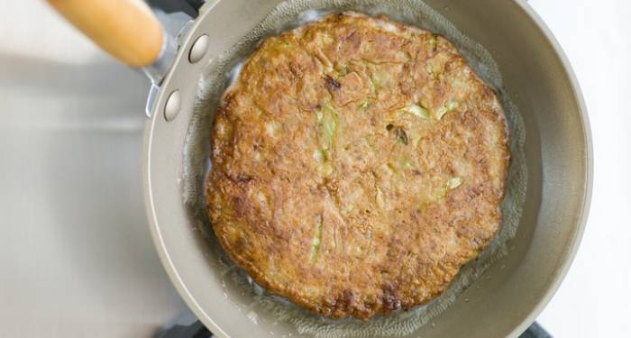 Evita que se te pegue la tortilla en la sartén 