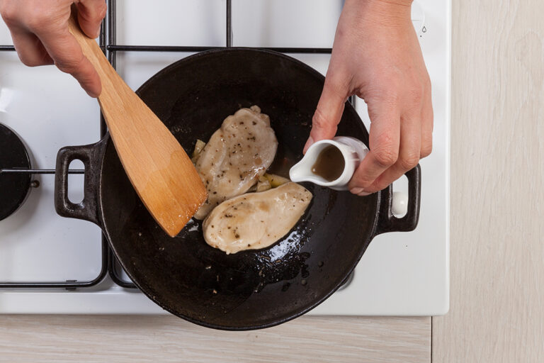 &nbsp; si durante la cocción&nbsp;se absorbe toda la salsa, agregar un poco de la mezcla de harina, limón, agua y avecrem antes de servir el plato.