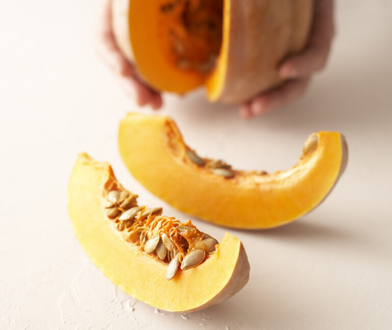 La receta de crema de calabaza es una receta fácil y rápida perfecta para cualquier época del año.