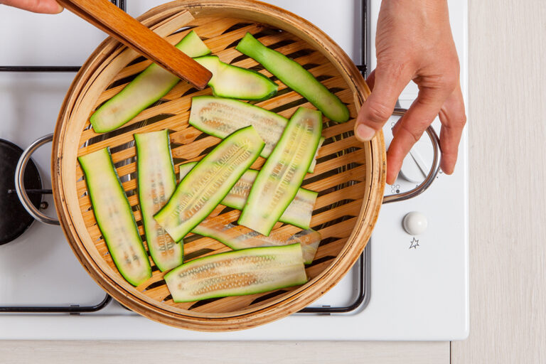 Cocinar el calabacín al vapor