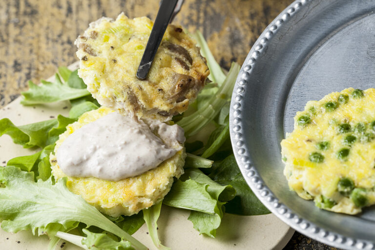 Une la mostaza a la salsa de queso