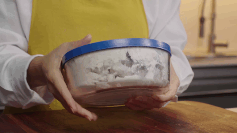 Las patatas guisadas con carne constituyen un plato reconfortante y lleno de sabores que se entrelazan de manera armoniosa.