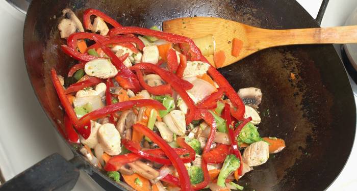 Saltear rápidamente las verduras