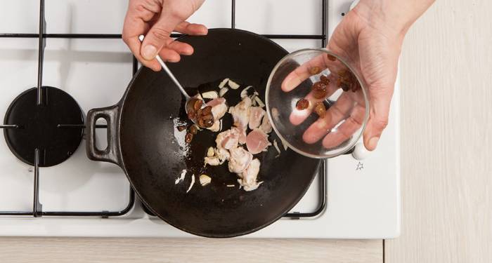 Un pollo más sabroso con pasas