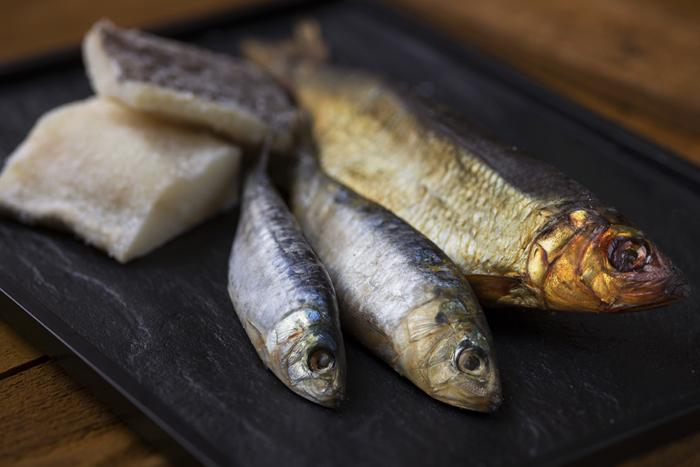 Si quieres optar por dar un toque de acidez a tu plato de merluza al horno con verduras, el vino blanco es tu perfecto aliado.