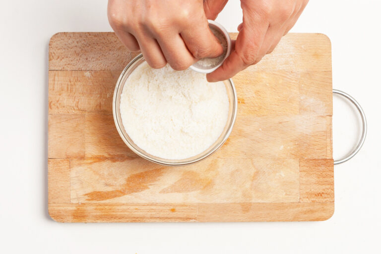 Añade los copos de agar agar