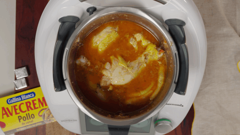 Si después de terminar esta increíble receta de pollo a la cerveza en thermomix ves que ha quedado demasiado líquida, anota este súper truco gallina blanca que va a cambiar tu resultado final.