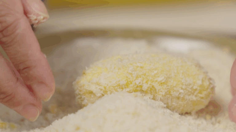 Si quieres que te queden unas croquetas de pollo bien crocantes, no te olvides de realizar estos sencillos pasos que marcarán la diferencia, ¡verás qué súper truco gallina blanca!