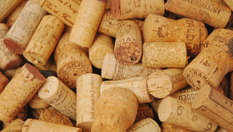 Si eres de los que quieren una carne superblanda, te vamos a dar un truco que te va a valer para aromatizar y para que la carne te quede suuuupertierna: añade una copa de coñac.