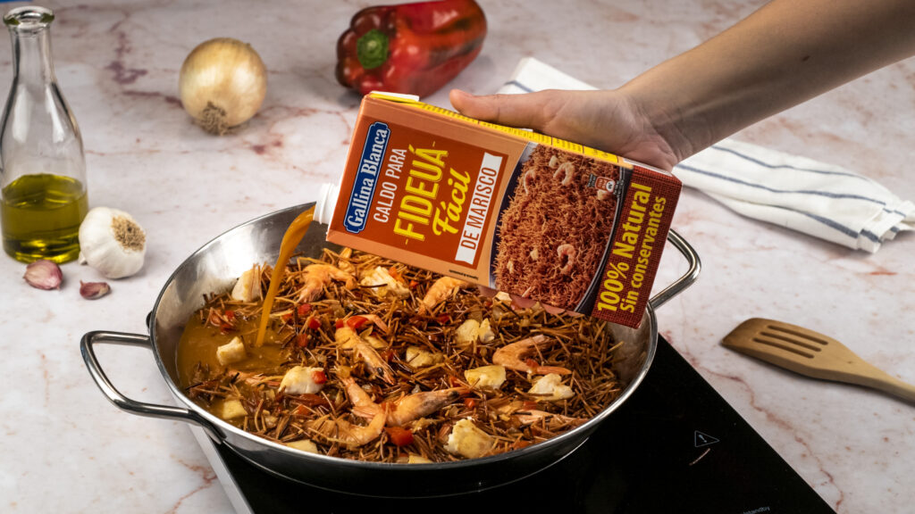 Horneando la fideuá